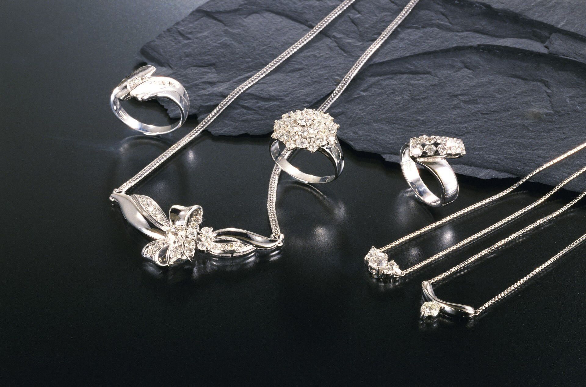 シルバーアクセサリーのご売却に | 神奈川県鶴見のお買取なら買取大吉 レアールつくの商店街店